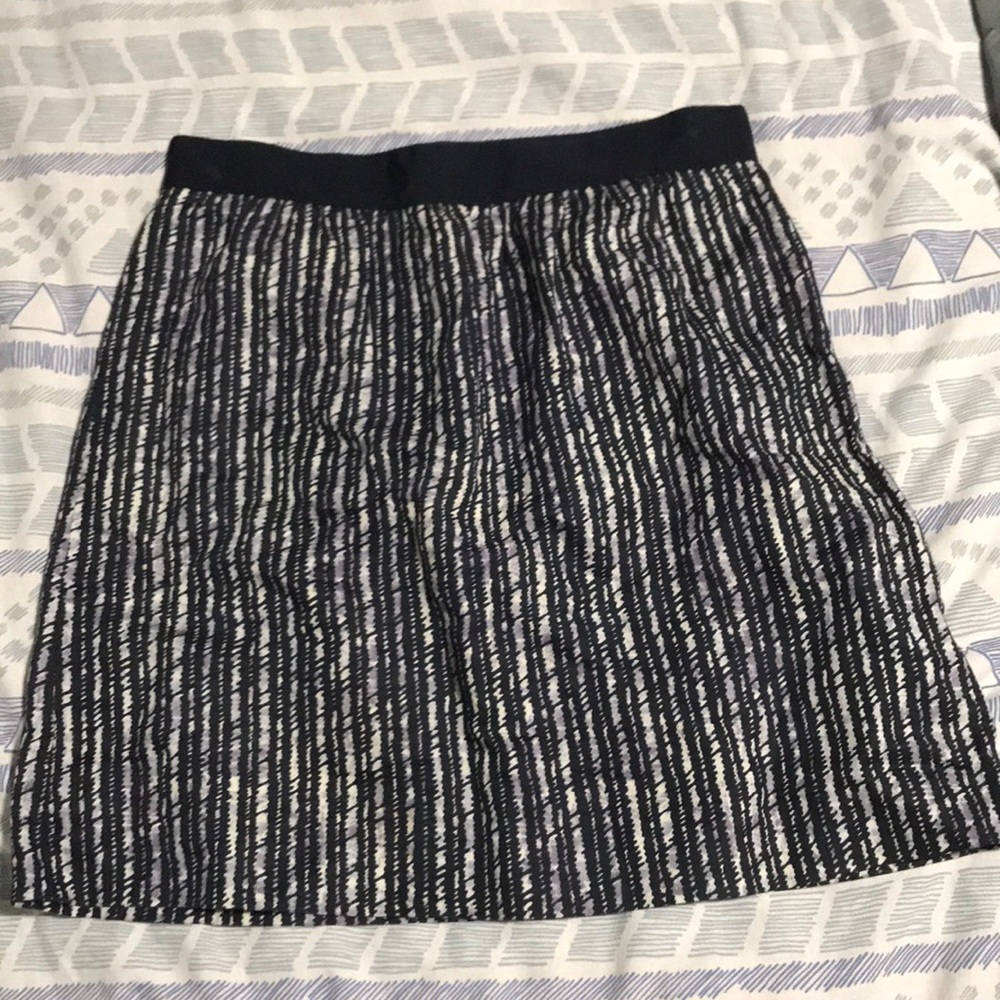 Loft patterned skirt size 2